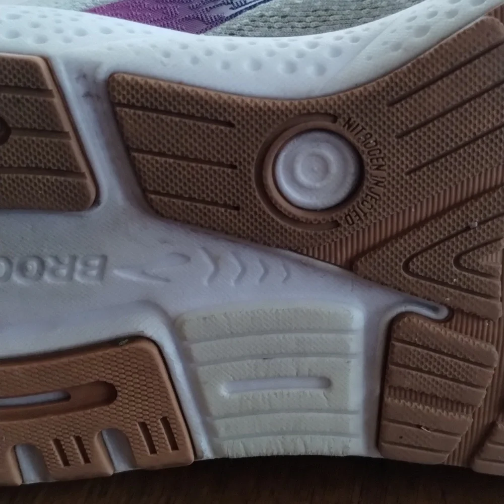 Brooks Women's Gray and Pink Running Sneakers 11 Ghost 16 - Picture 10 of 12